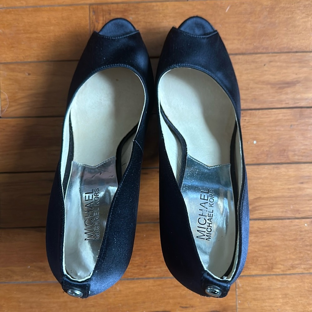 EUC Michael Kors stilletos